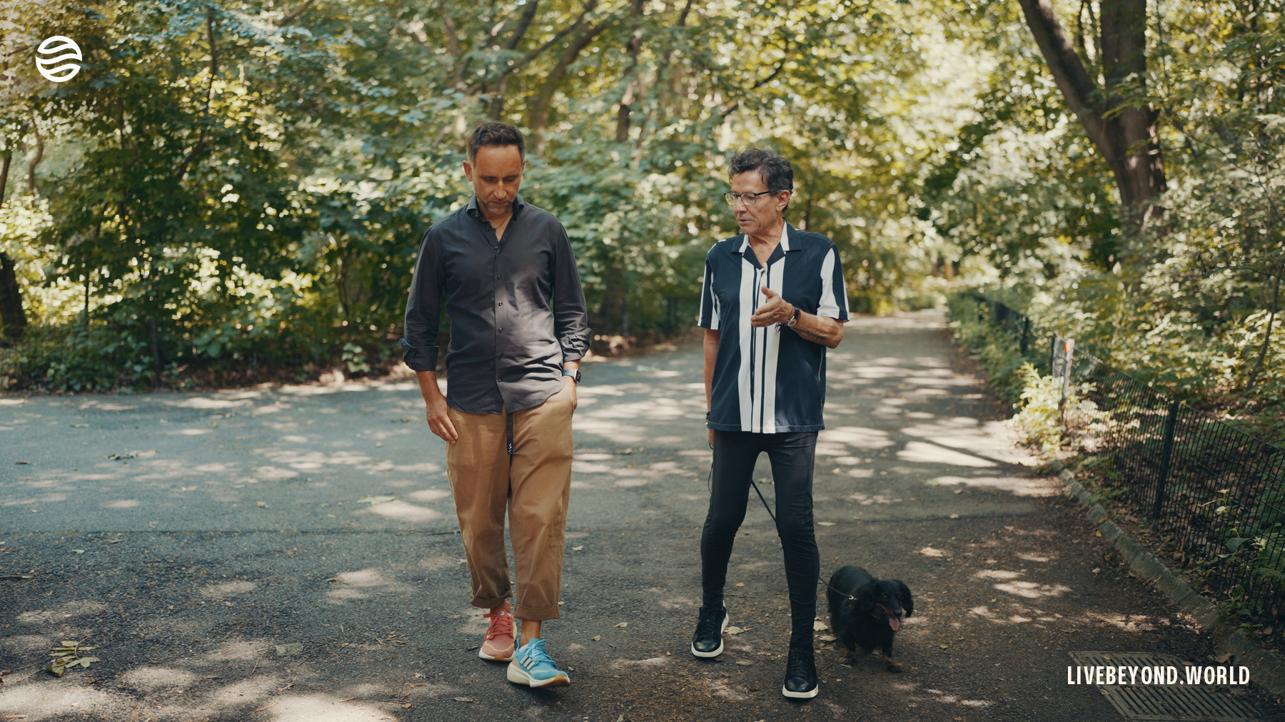 Oz Garcia y Marek paseando por Central Park, Nueva York, junio de 2024.