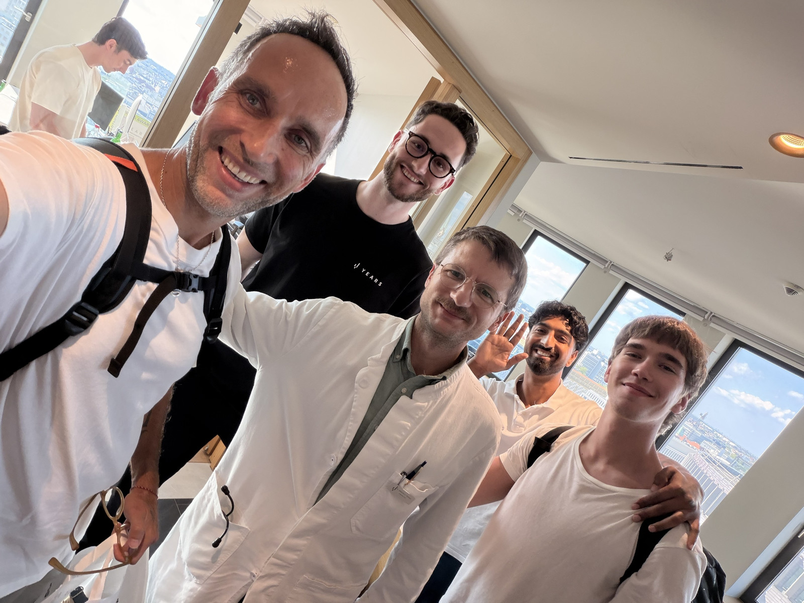Marek e Alek con il team di YEARS, Berlino