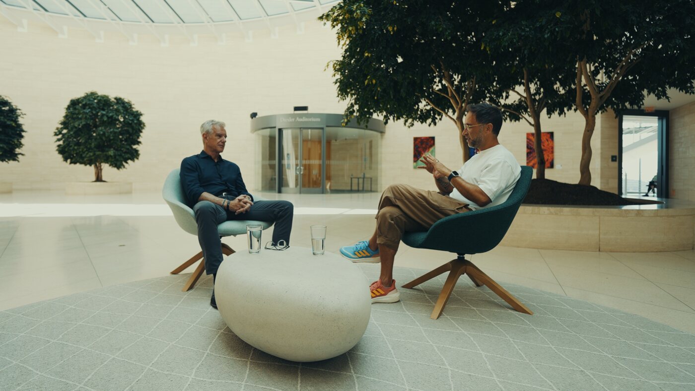 Marek interviewing Eric Verdin in the Buck courtyard