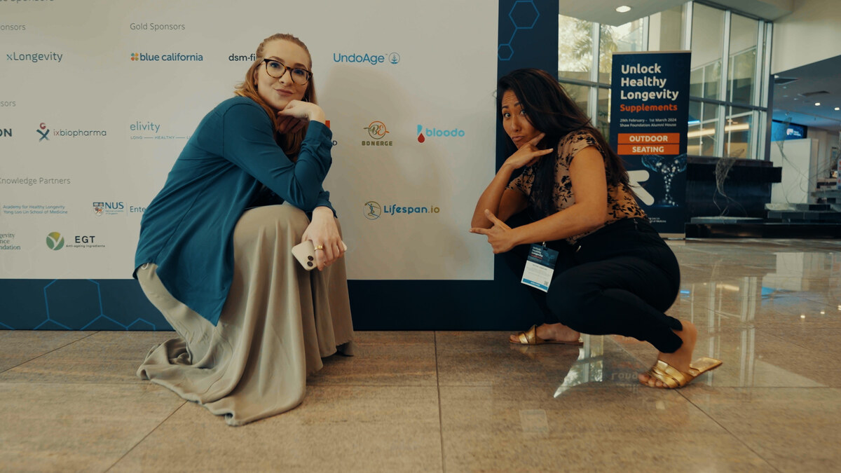 Stephanie Dainow and Olivia Lesslar, Singapore